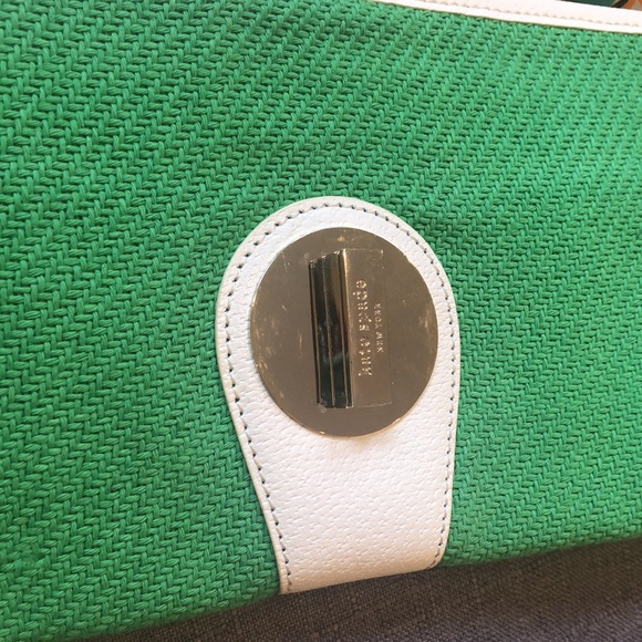 ♠️ Kate Spade Green Clutch ♠️ - Picture 6 of 10